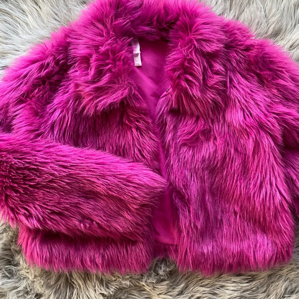 Little girl’s faux fur coat